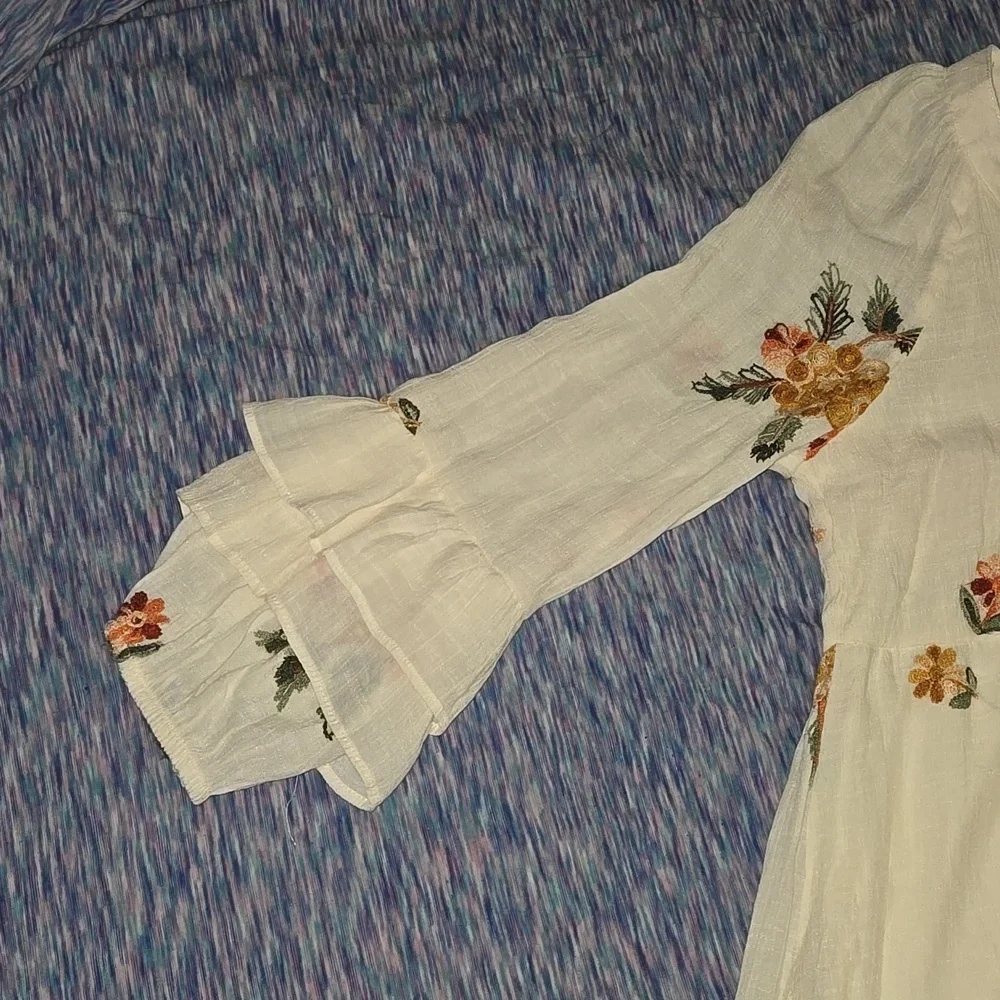 Fig and Flower Women's Embroidered Floral Print Dress Ivory Size Petite L - Picture 4 of 9